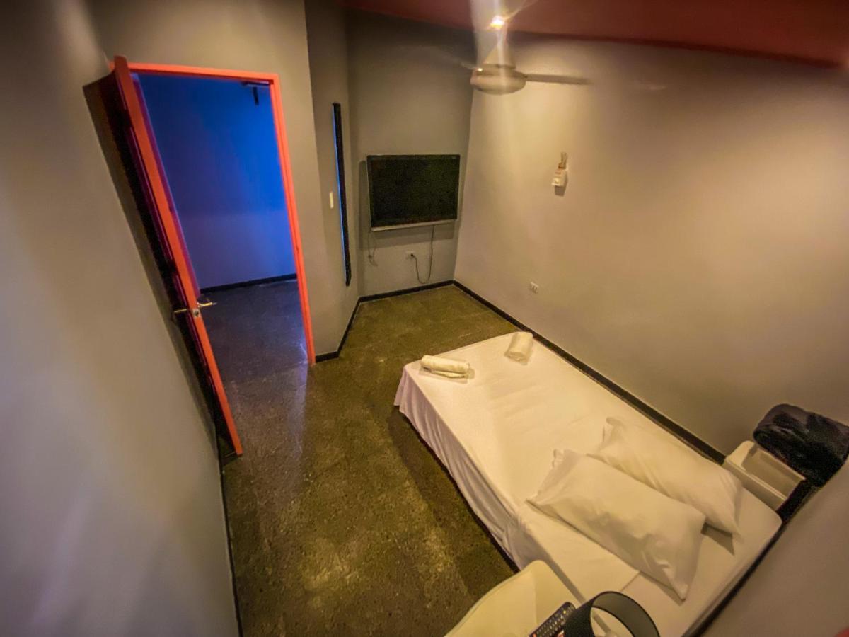 Fardo Hotel Boutique En Ibague - Zona G - Recepcion Digital 24H Exterior photo